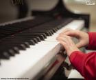 Παίζοντας πιάνο